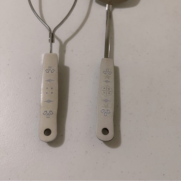 Vintage EKCO USA Chromium Plated Carousel Blue Dutch Tulip Cooking Utensils Set - Picture 11 of 16